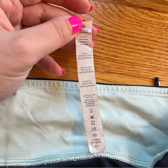 Lululemon blue camo print leggings size 4 - Picture 4 of 7